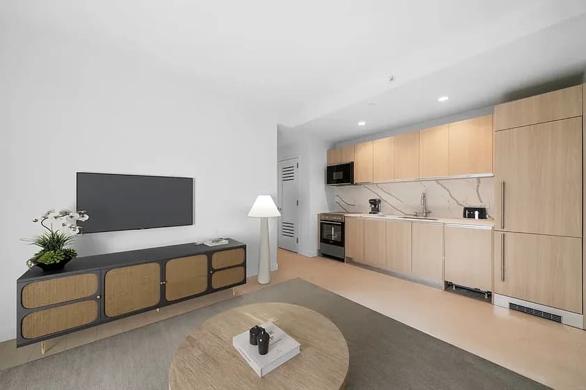 One West 1 West Street #1643, Manhattan, NY 10006 apartment_living_room 1