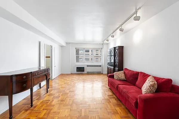 62 West 60 Street #10S, Manhattan, NY 10019 apartment_living_room 1