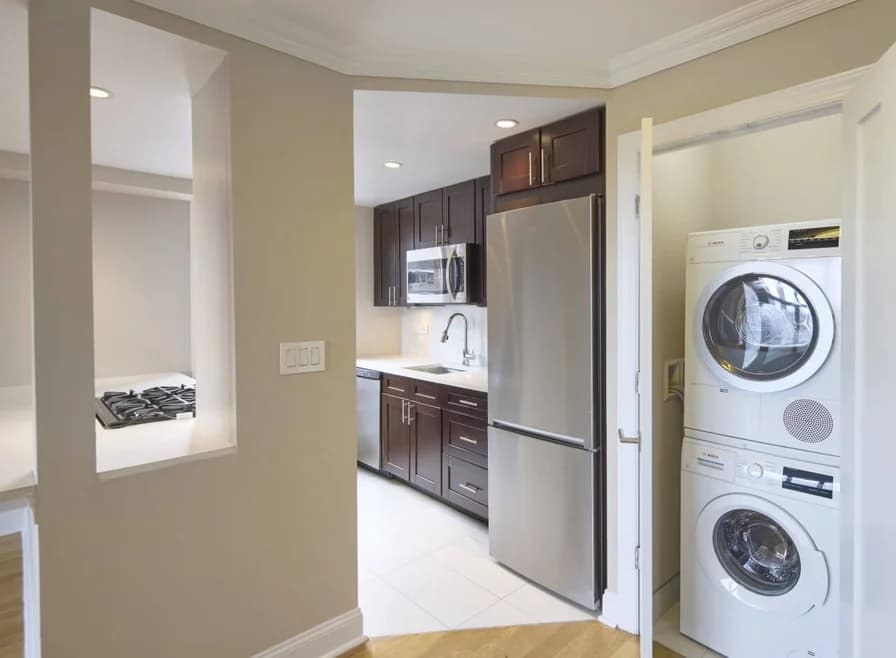 80 North Moore Street #28K, Manhattan, NY 10013 apartment_washer_dryer 1