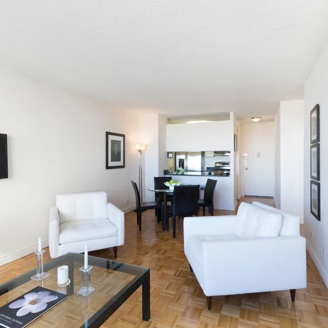 215 East 95 Street #18B, Manhattan, NY 10128 apartment_living_room 1