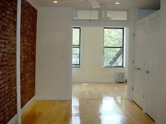 120 1/2 1 Avenue #3, Manhattan, NY 10009