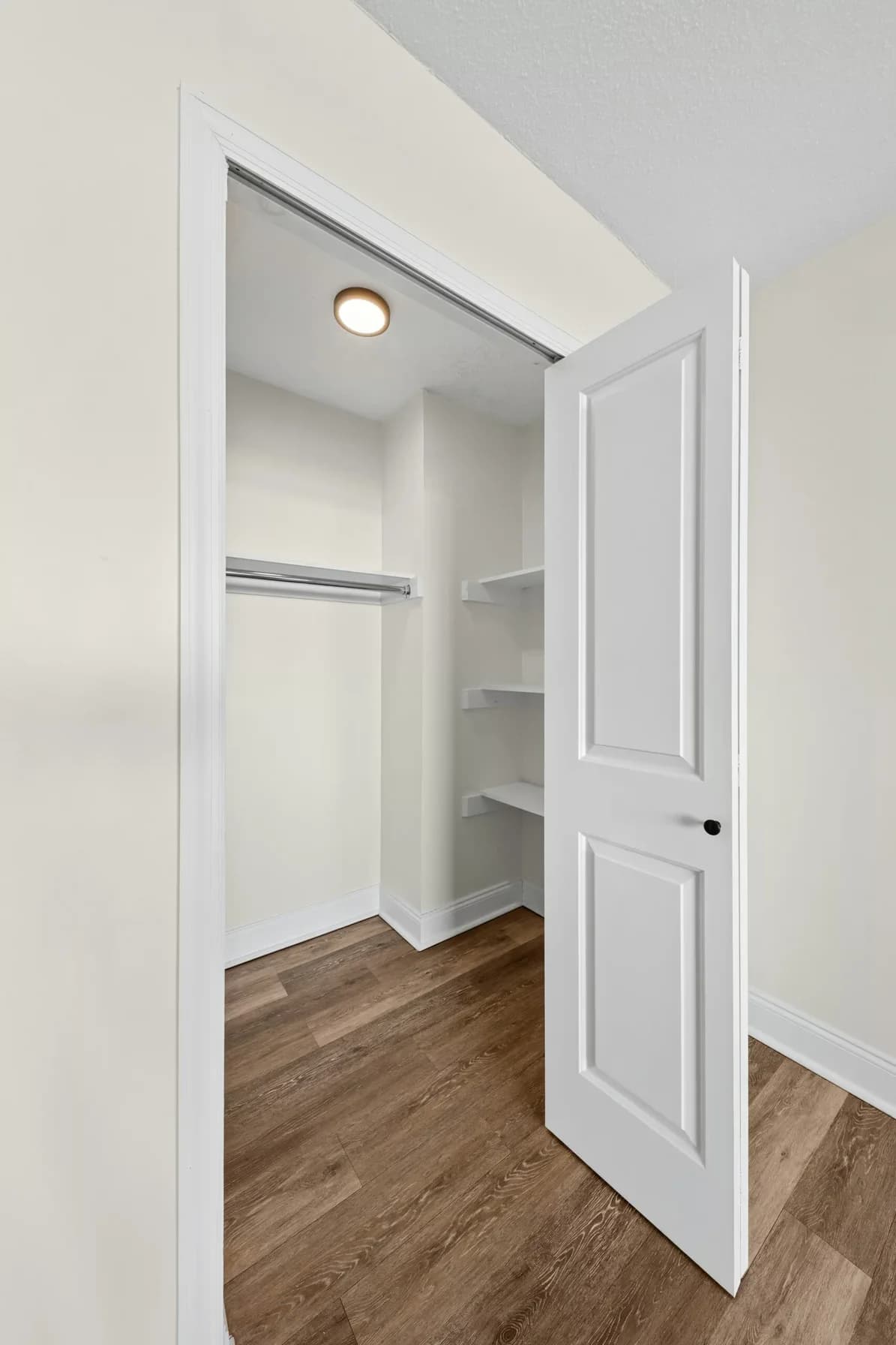 30 Waterside Plaza #10-36C, Manhattan, NY 10010 apartment_closet 1