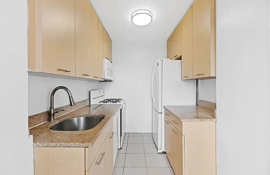 15 West 139 Street #07S, Manhattan, NY 10037 apartment_living_room 1