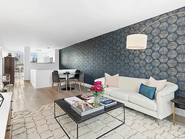 510 Main St #304, Manhattan, NY 10044 apartment_living_room 1