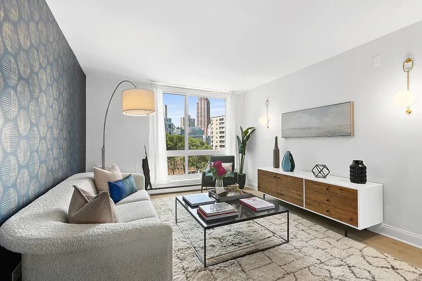 510 Main St #746, Manhattan, NY 10044 apartment_living_room 1