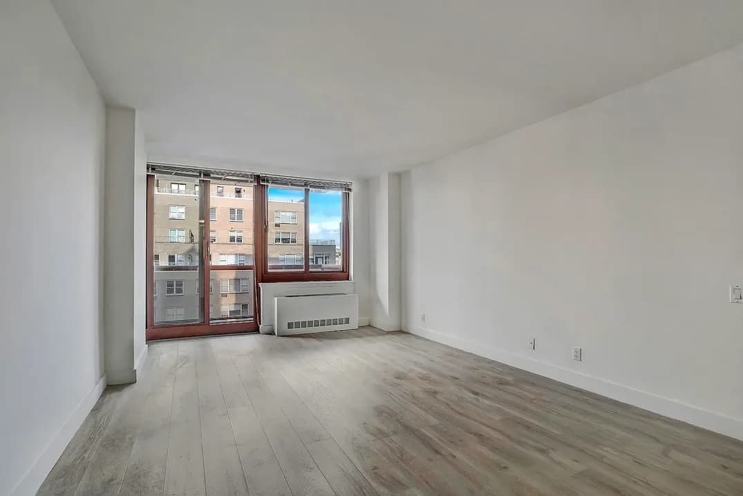 108 E 96 St #19-C, Manhattan, NY 10128 apartment_living_room 1