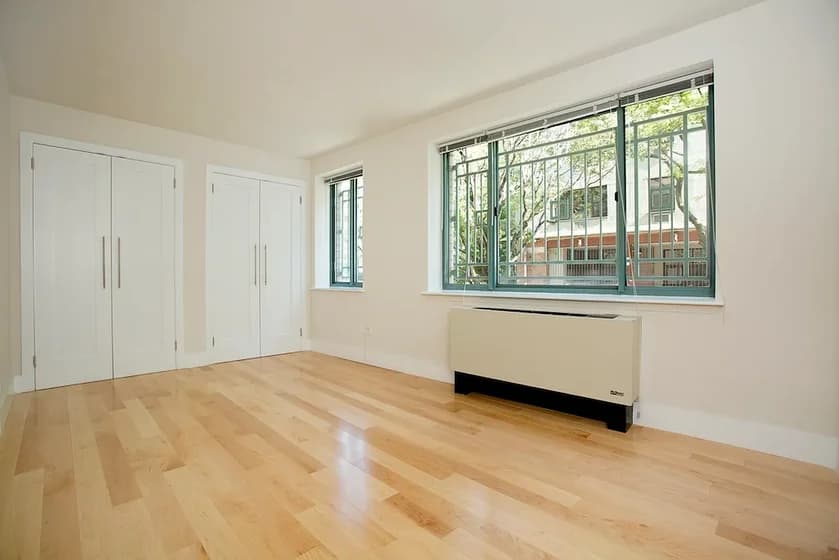 100 Jane St #2L, Manhattan, NY 10014 apartment_living_room 1