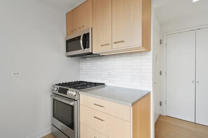 1 Columbus Place #N12F, Manhattan, NY 10019