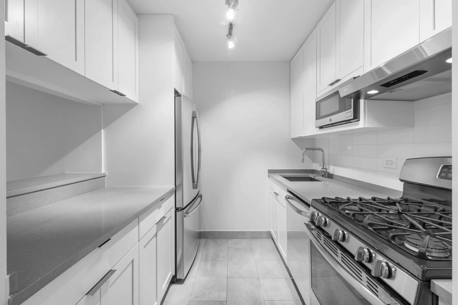1 Columbus Place #S22F, Manhattan, NY 10019 - Image 1
