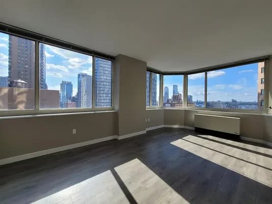 826 8 Avenue #17D, Manhattan, NY 10019