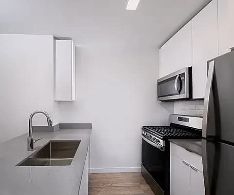 250 West 50 Street #17G, Manhattan, NY 10019