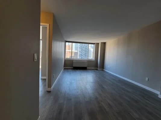 826 8 Avenue #20L, Manhattan, NY 10019