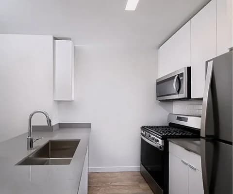 250 West 50 Street #21E, Manhattan, NY 10019 - Image 1