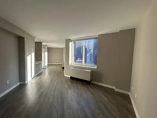 826 8 Avenue #31M, Manhattan, NY 10019