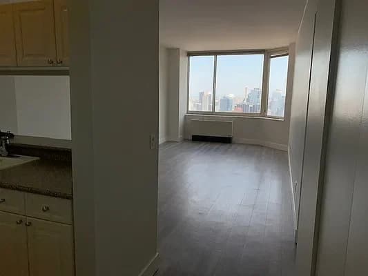 826 8 Avenue #41D, Manhattan, NY 10019