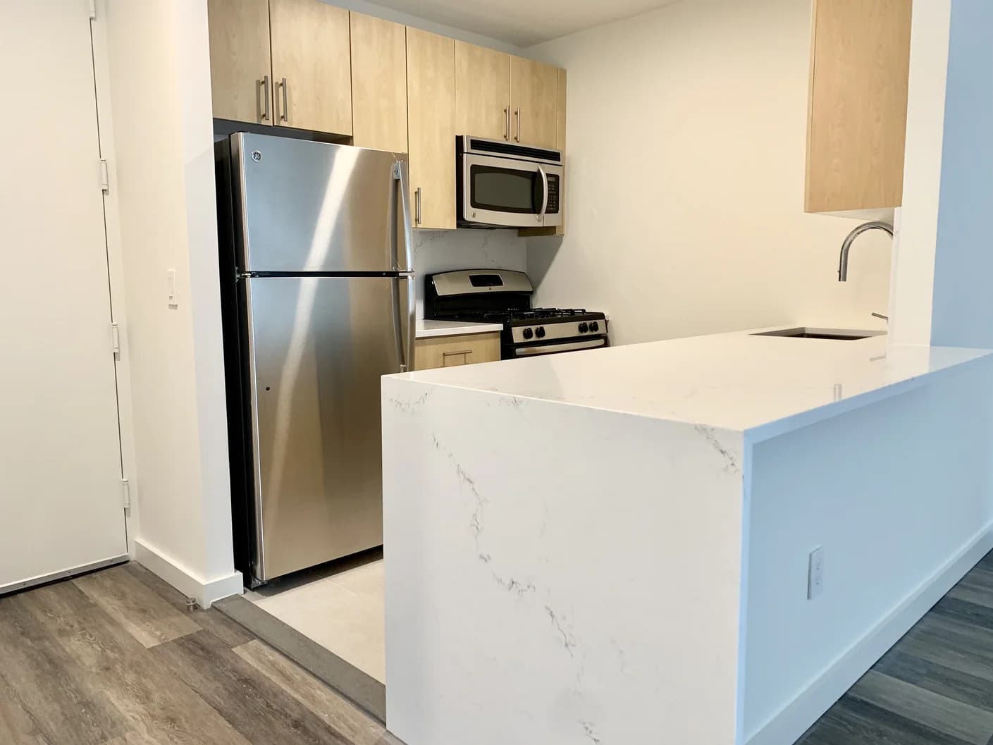 520 West 43 Street #16H, Manhattan, NY 10036
