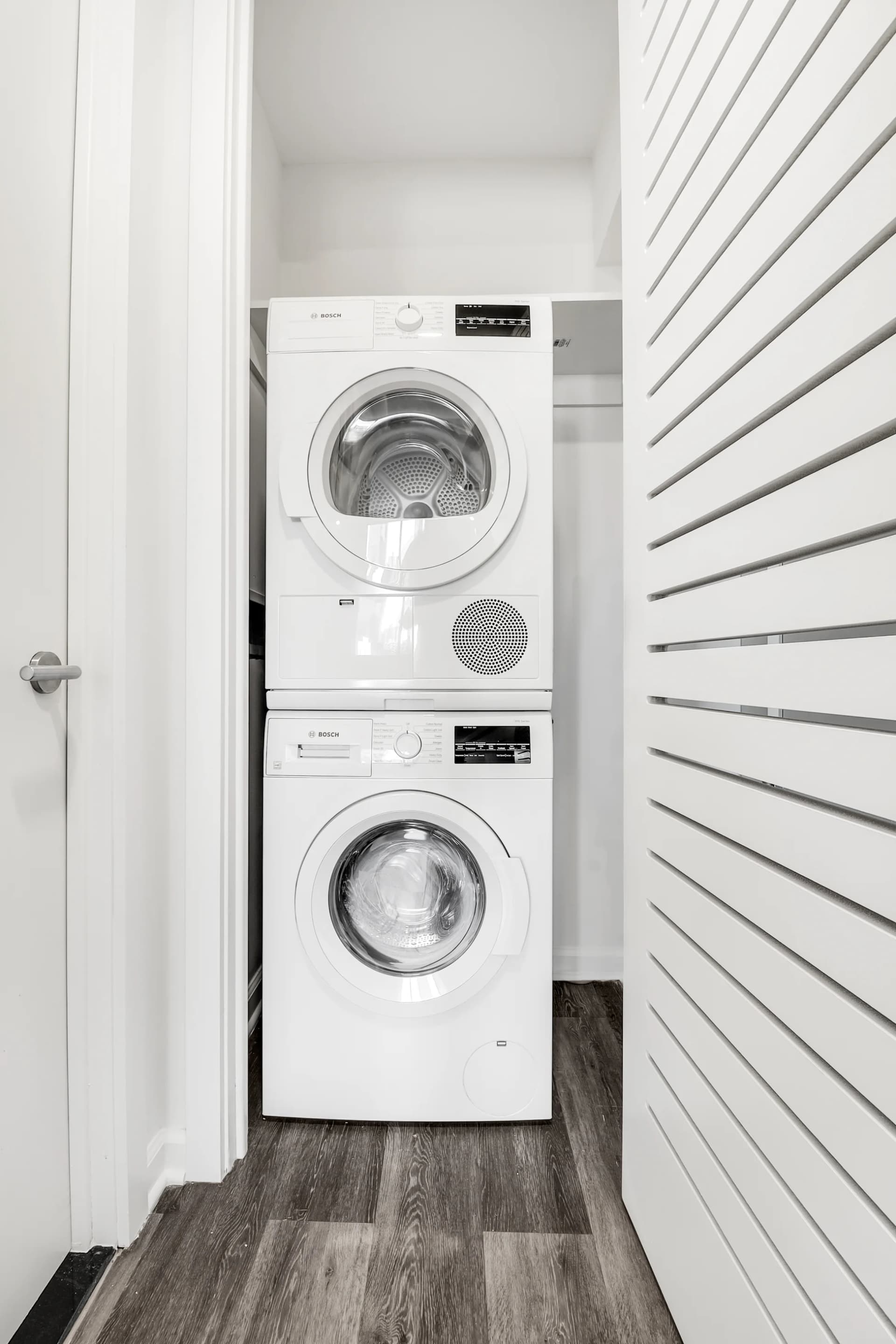 520 West 43 Street #23K, Manhattan, NY 10036 apartment_washer_dryer 1