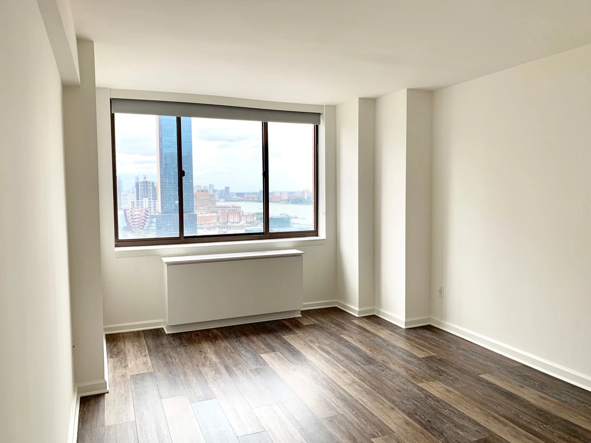 520 West 43 Street #28K, Manhattan, NY 10036 apartment_bedroom_room 1