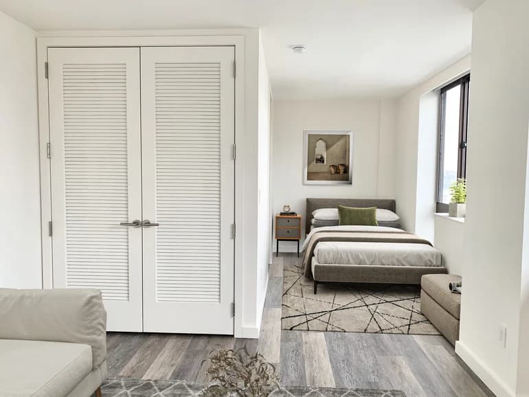 520 West 43 Street #33D, Manhattan, NY 10036