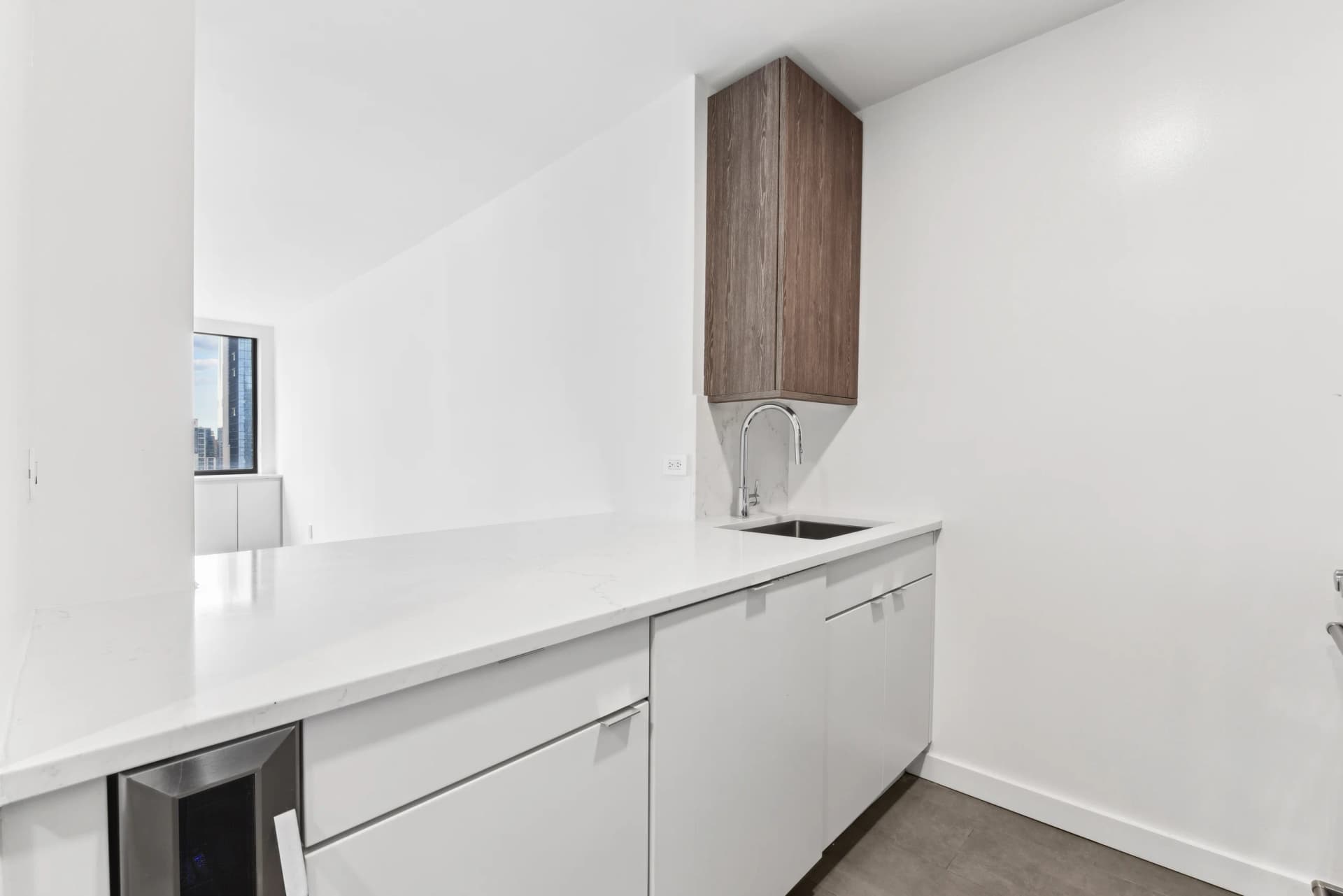 520 West 43 Street #34F, Manhattan, NY 10036