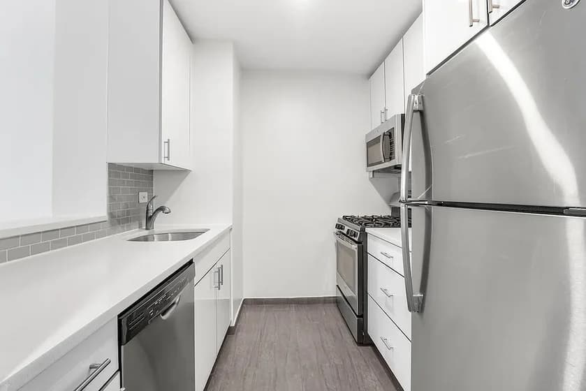 520 West 43 Street #Q3, Manhattan, NY 10036 apartment_kitchen 3