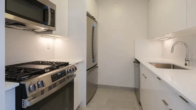 305 West 50 Street #05N, Manhattan, NY 10019