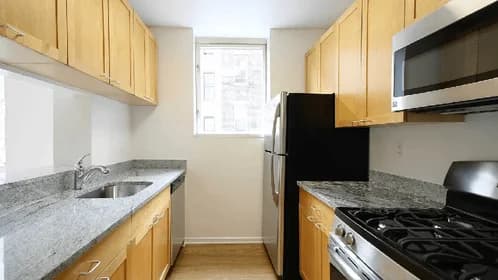 305 West 50 Street #24B, Manhattan, NY 10019