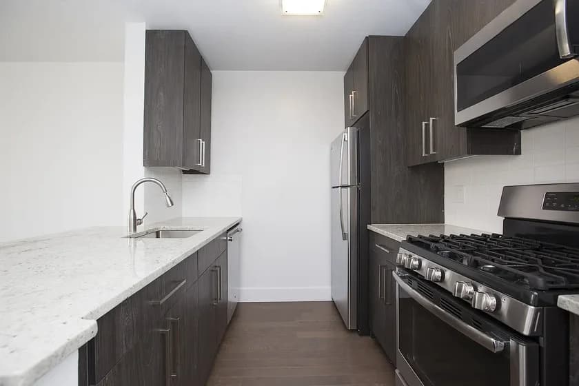 70 Battery Place #615, Manhattan, NY 10280 apartment_kitchen 1
