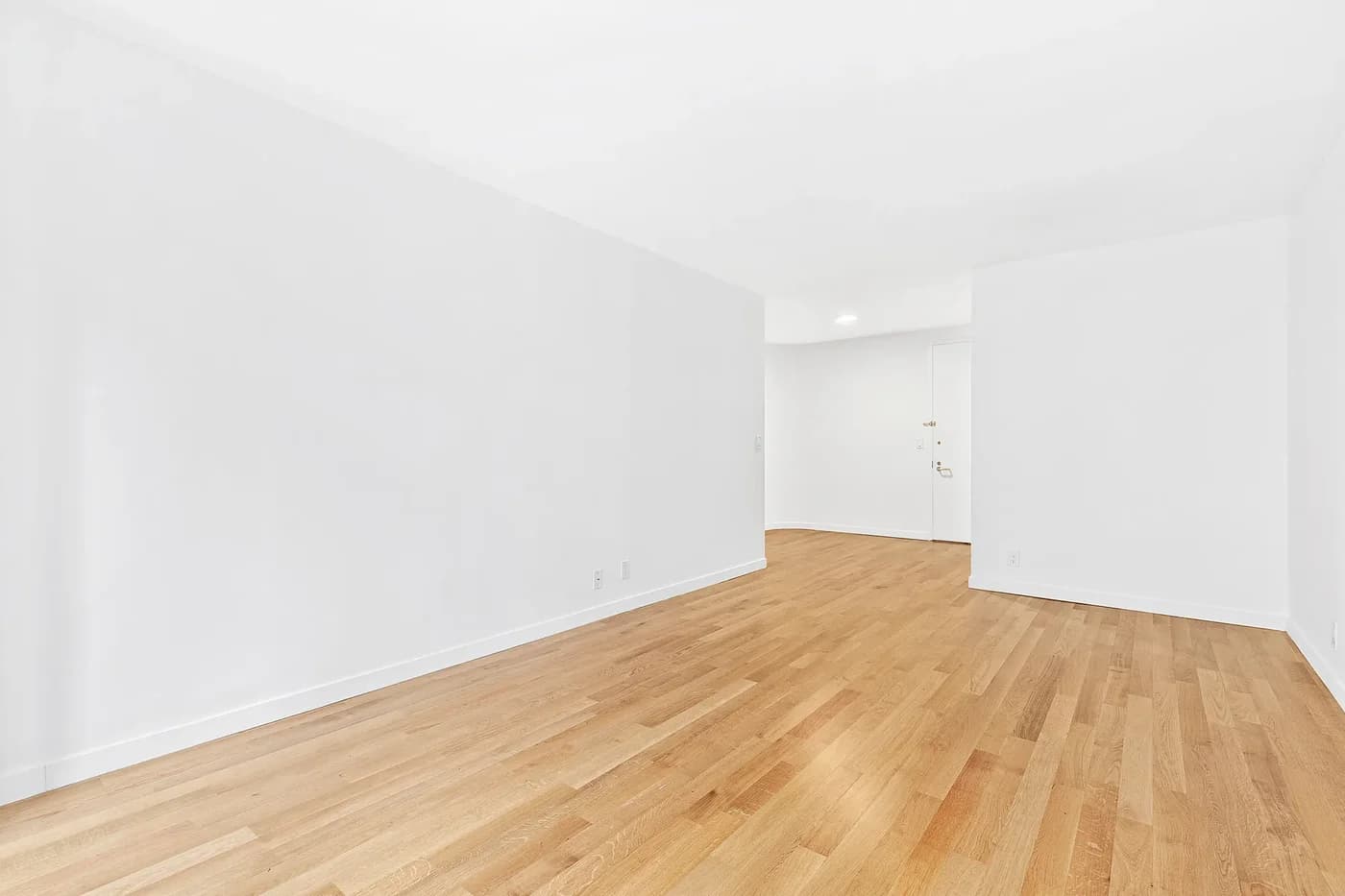 150 East 57 Street #31D, Manhattan, NY 10022 apartment_living_room 1