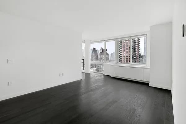 101 West End Avenue #18G, Manhattan, NY 10069 apartment_living_room 1