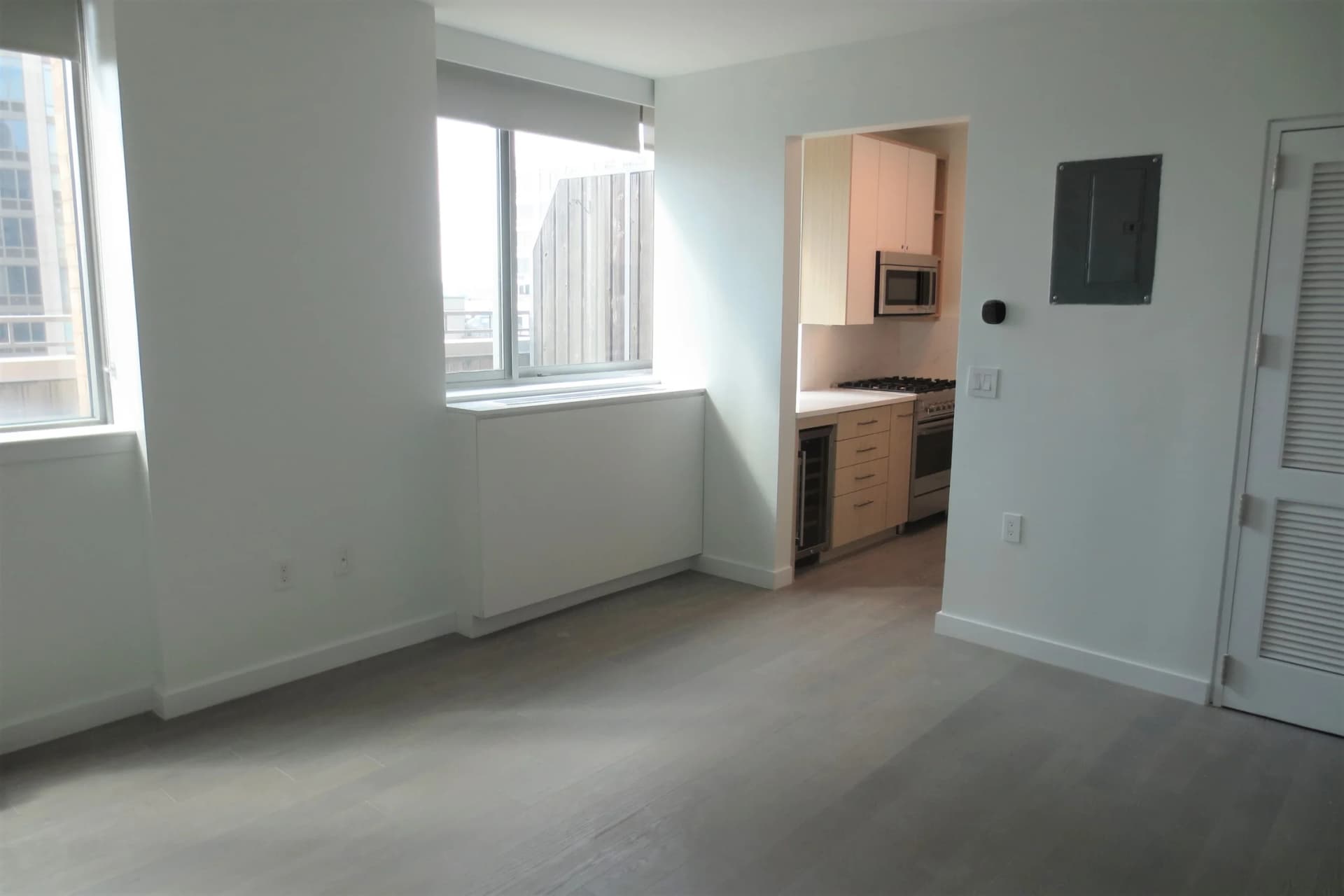101 West End Avenue #20-B, Manhattan, NY 10069 apartment_living_room 1