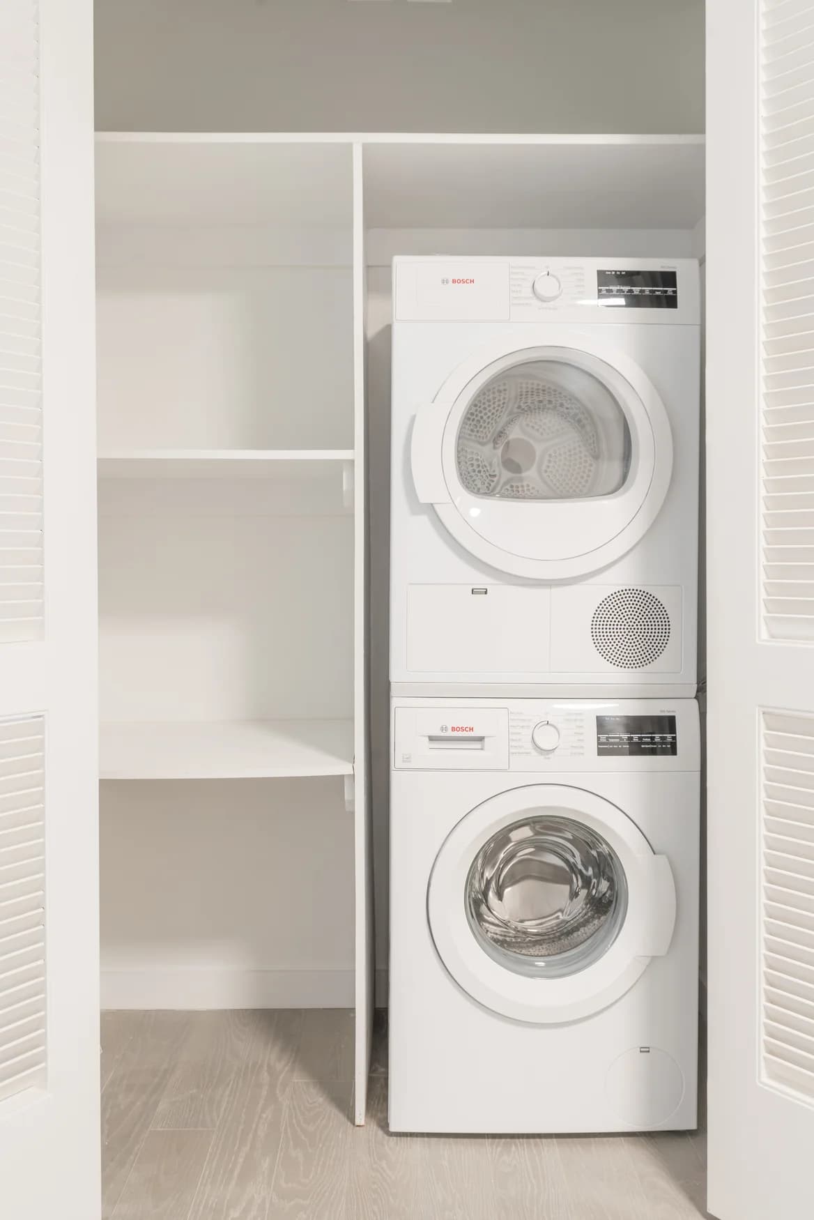 101 West End Avenue #23F, Manhattan, NY 10069 apartment_washer_dryer 1