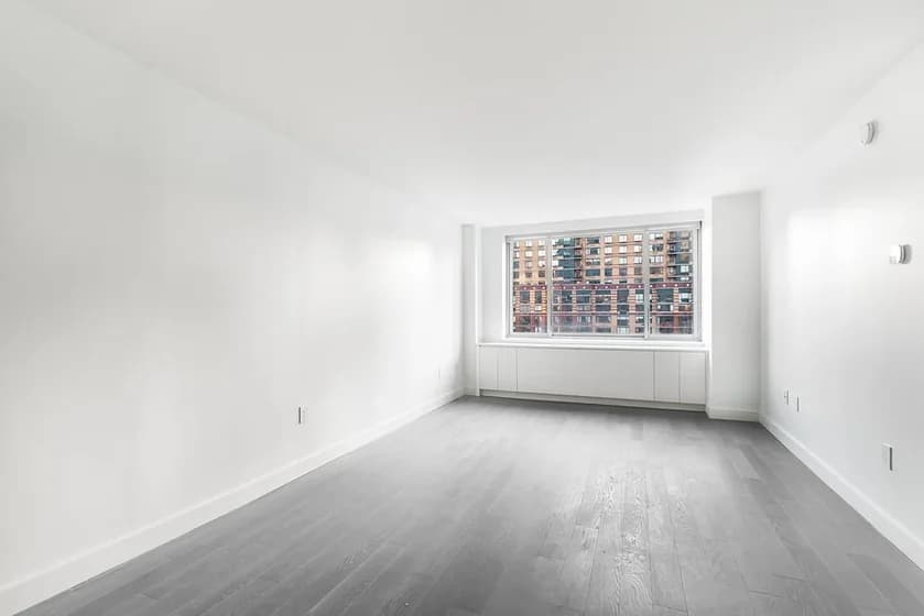 101 West End Avenue #5M, Manhattan, NY 10069 apartment_living_room 1