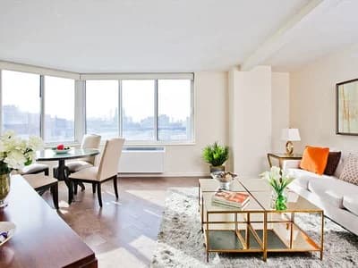 650 W 42 St #1704, Manhattan, NY 10036