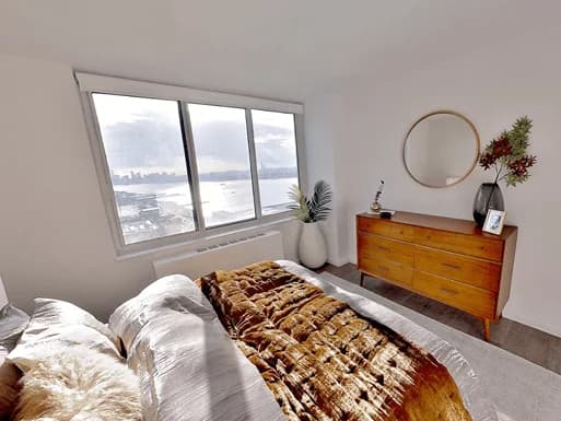 650 W 42 St #2006, Manhattan, NY 10036