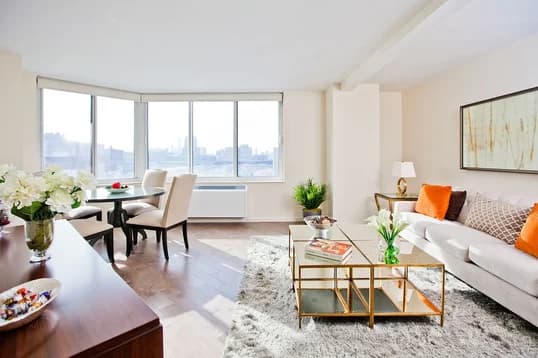 650 W 42 St #3003, Manhattan, NY 10036