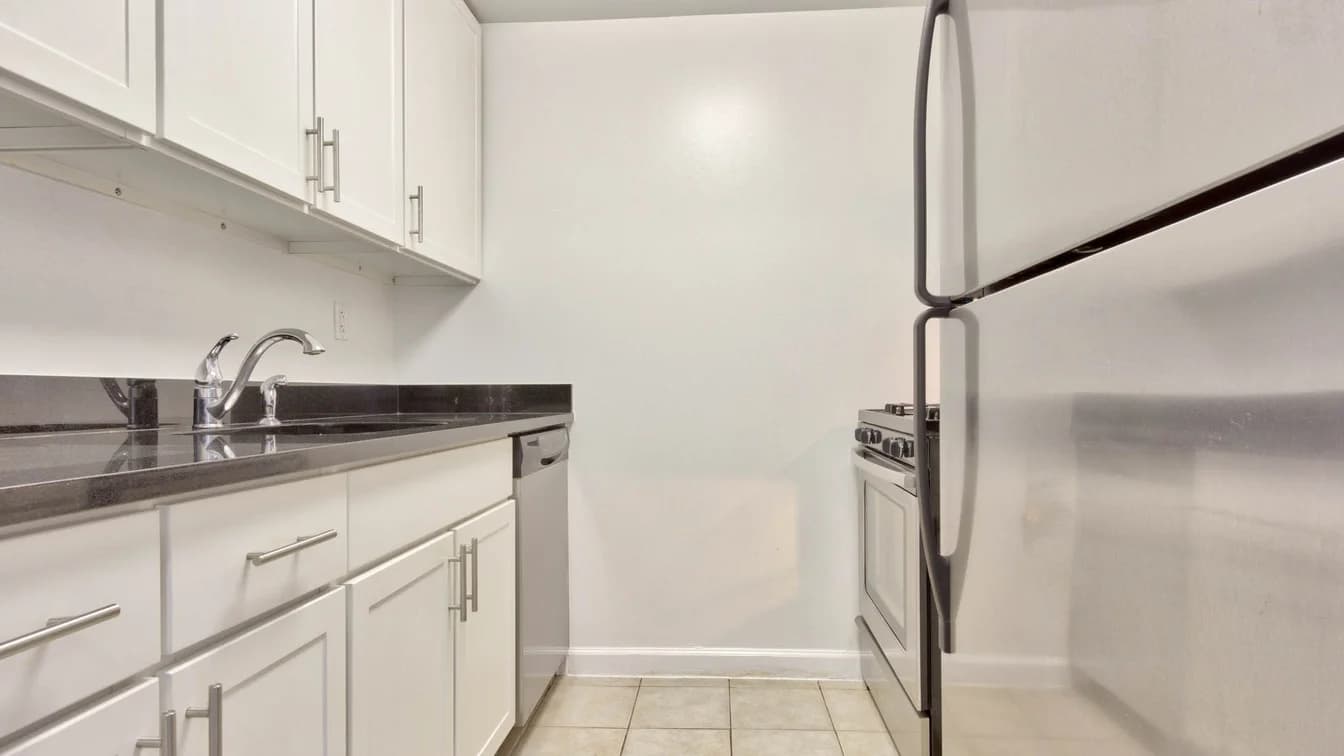 180 Riverside Boulevard #36B, Manhattan, NY 10069 apartment_kitchen 1