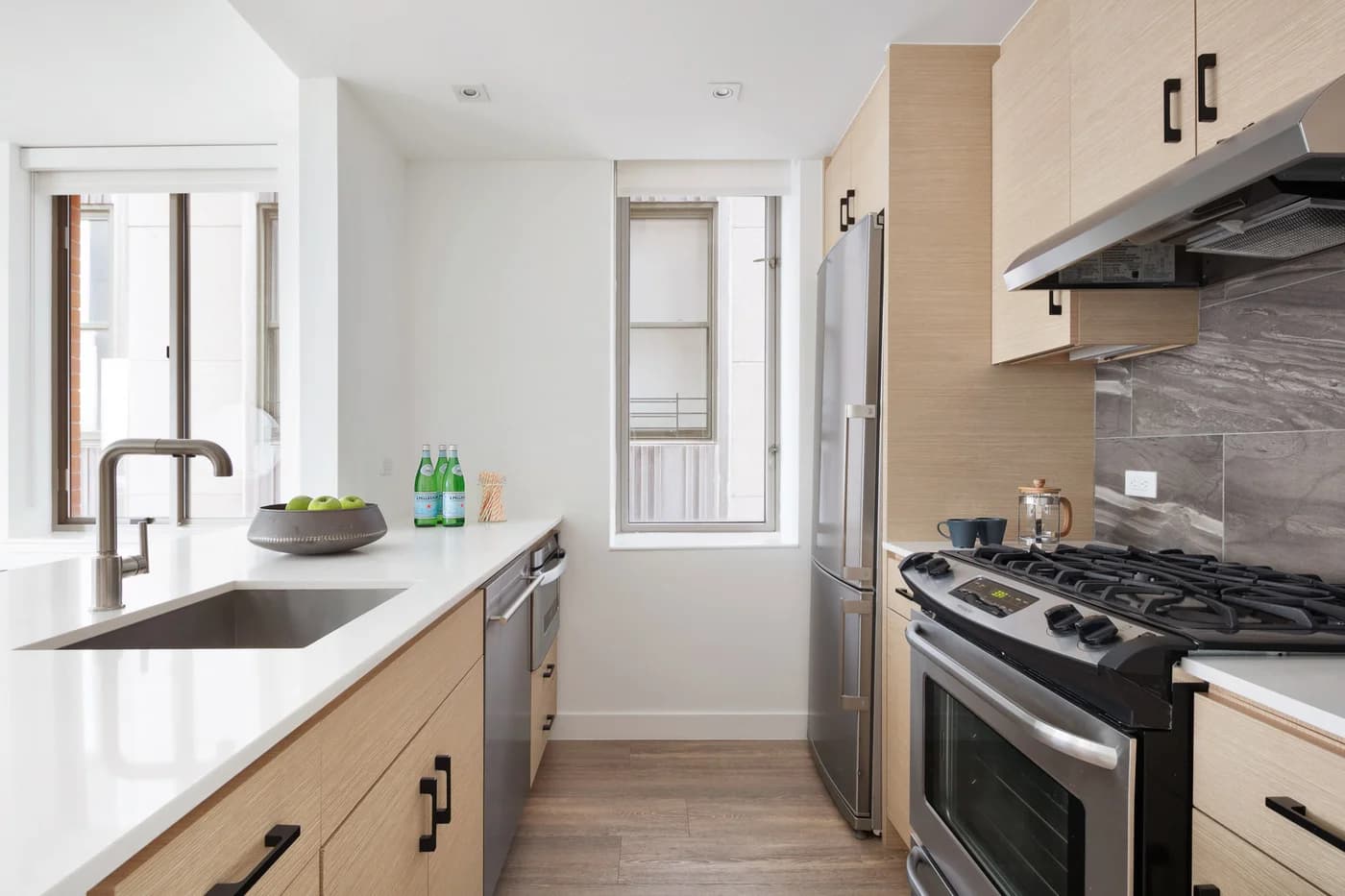 15 Cliff Street #0-03F, Manhattan, NY 10038 apartment_kitchen 1