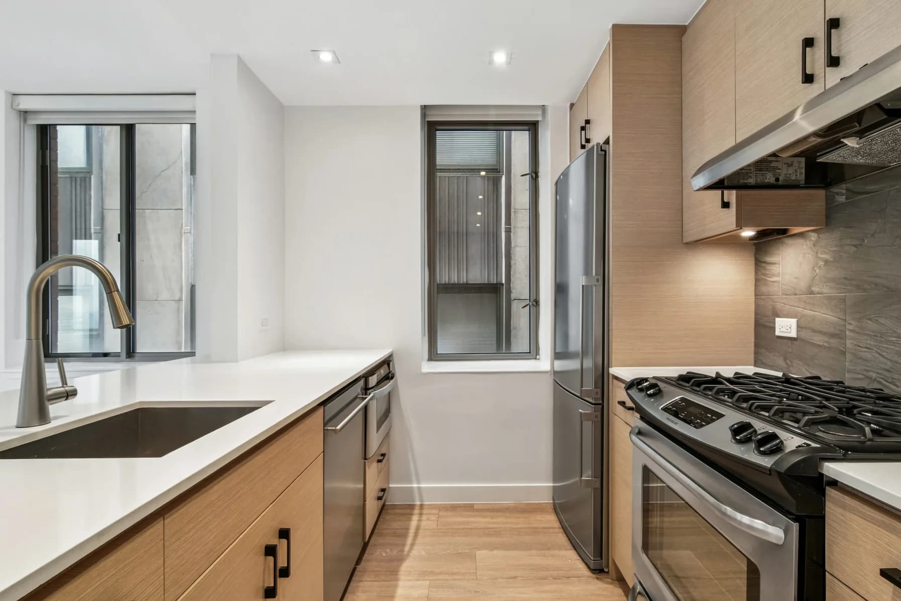 15 Cliff Street #0-24B, Manhattan, NY 10038 apartment_kitchen 1