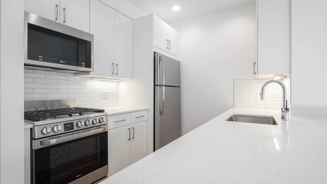 600 Washington Street #403, Manhattan, NY 10014 1