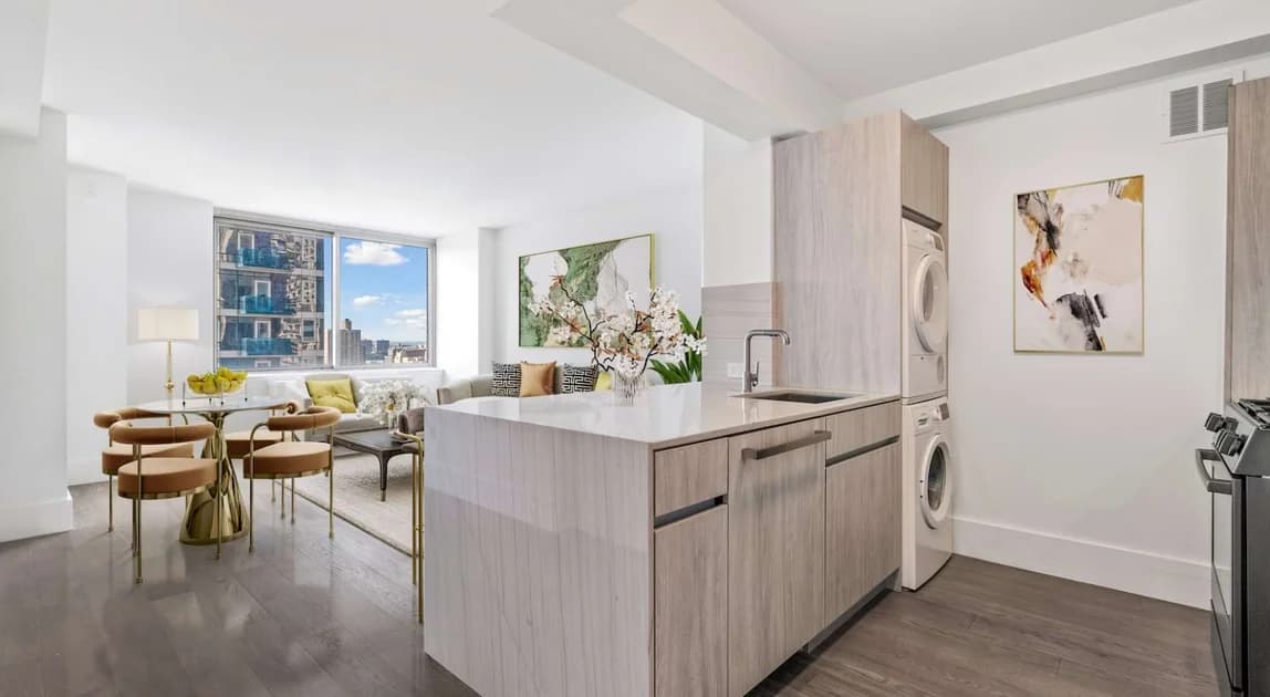 The Biltmore 271 West 47 Street #37C, Manhattan, NY 10036 apartment_kitchen 1