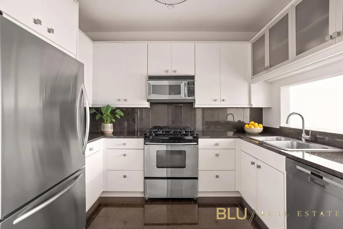 120 Riverside Boulevard #PH-4C, Manhattan, NY 10069 apartment_kitchen 1