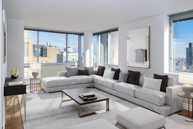150 East 44 Street #34C, Manhattan, NY 10017