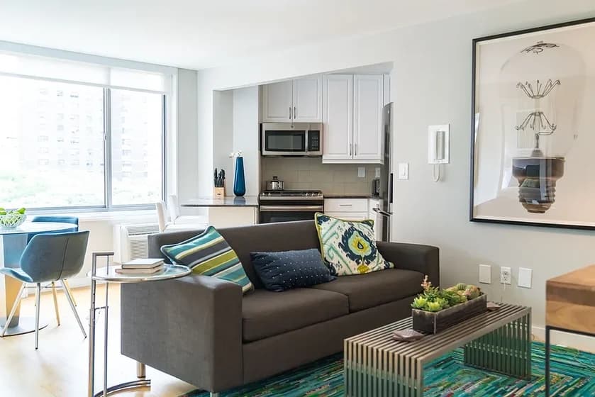 150 East 44 Street #44D, Manhattan, NY 10017 apartment_living_room 1