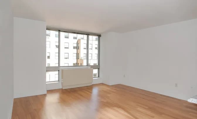 150 East 44 Street #45D, Manhattan, NY 10017