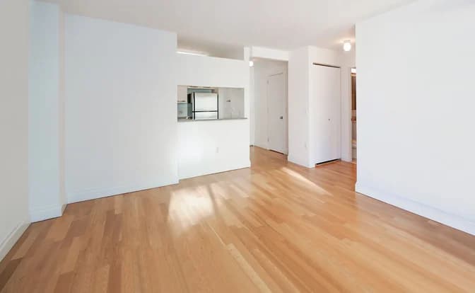 150 East 44 Street #45D, Manhattan, NY 10017