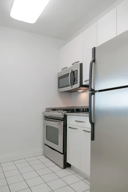 150 East 44 Street #PHD, Manhattan, NY 10017 - Image 1