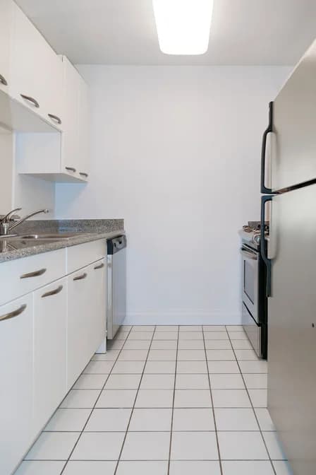 150 East 44 Street #PHD, Manhattan, NY 10017