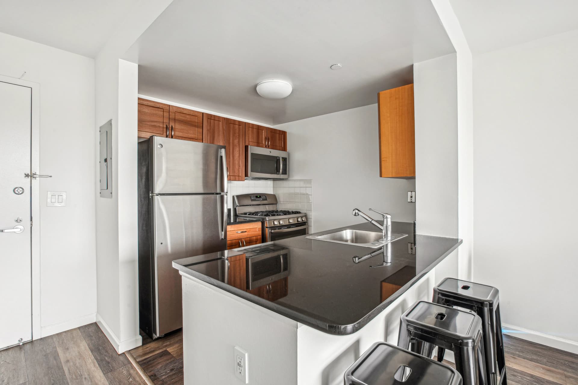 229 Chrystie Street #1402-1, Manhattan, NY 10002 apartment_kitchen 1