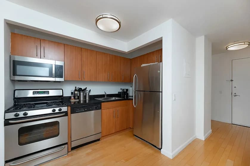 20 West Street #42D, Manhattan, NY 10006 apartment_kitchen 3